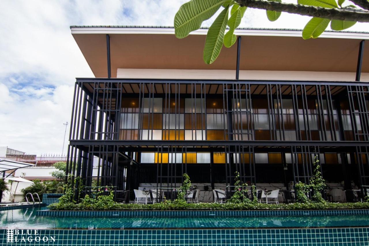 Blue Lagoon Hotel 3*